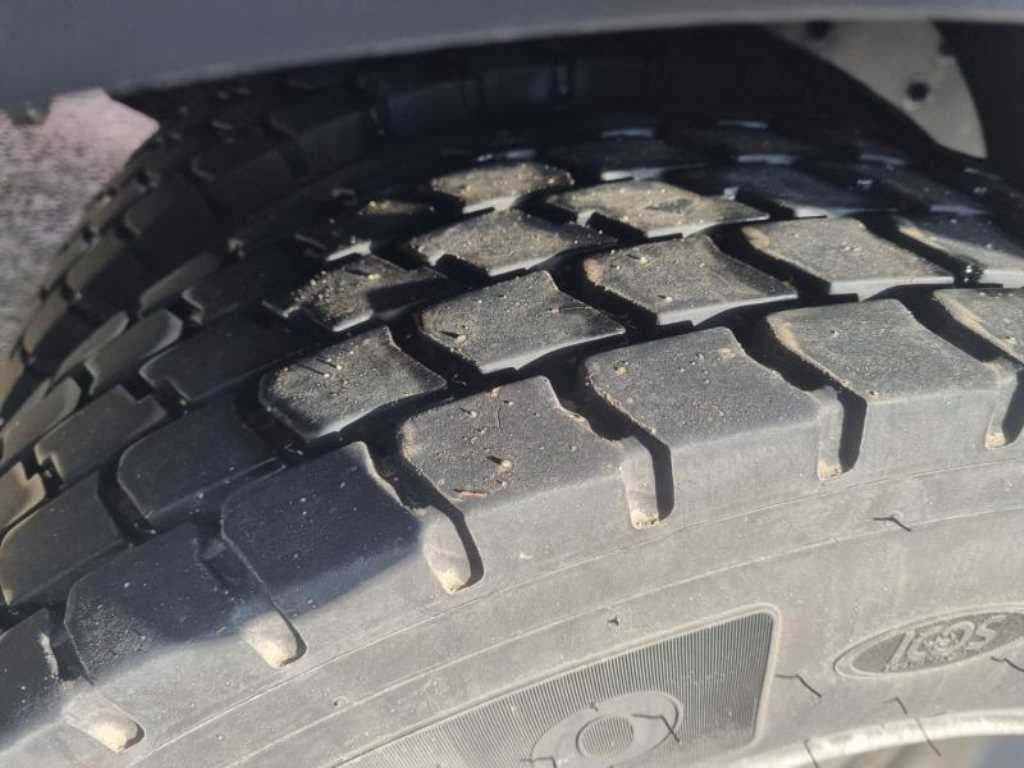 medium and large cargo truck 2023 Blanco - Importación desde Corea - HF Imports Iquique - Foto 16