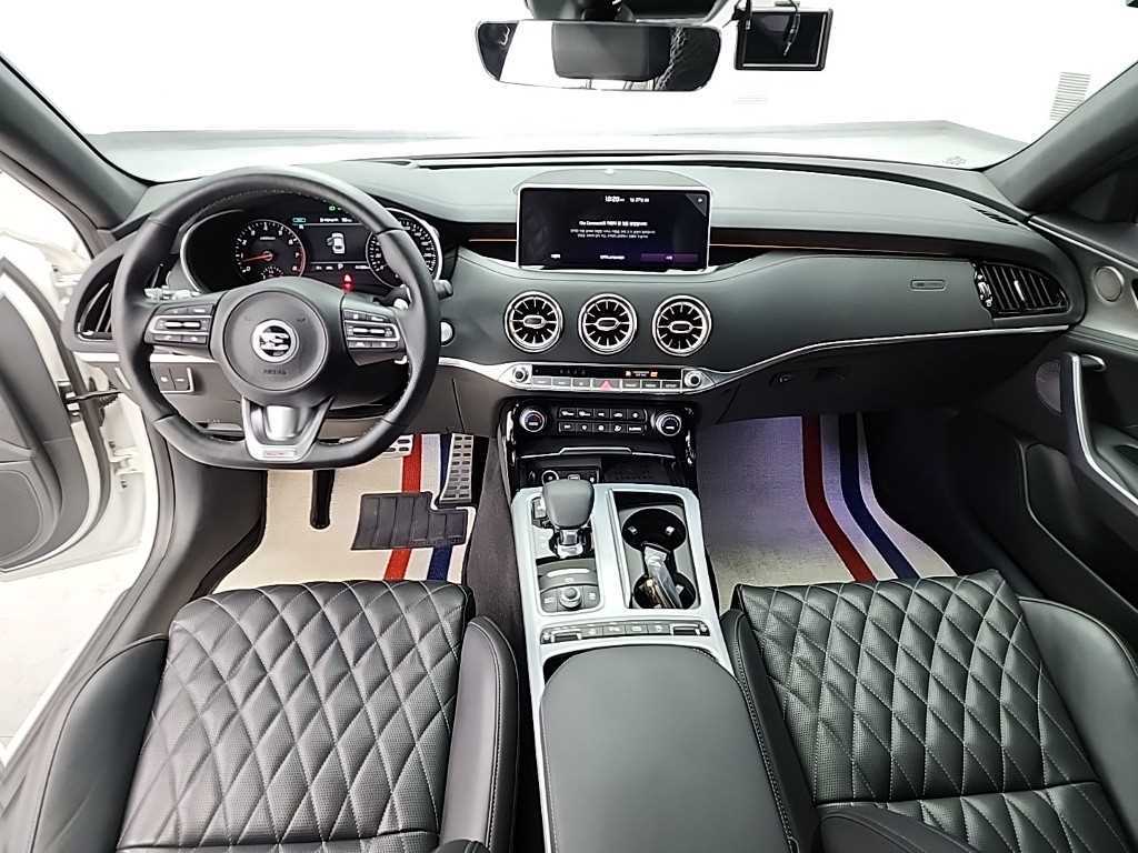 KIA Stinger - Vista 7