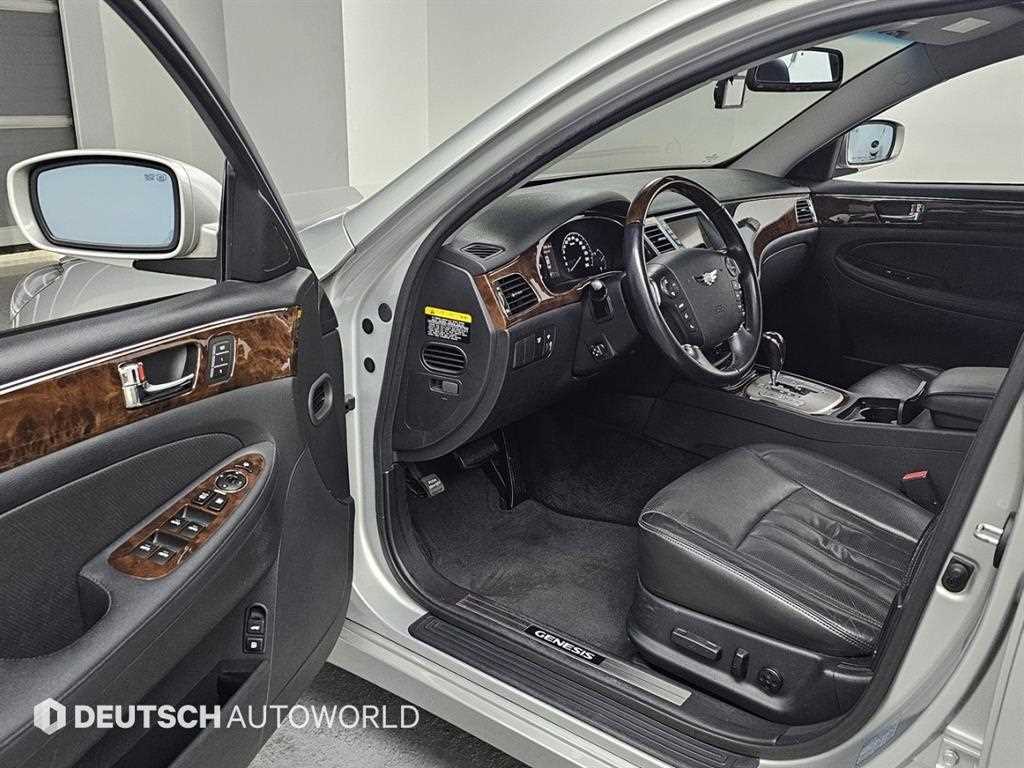 HYUNDAI Genesis - Vista 9