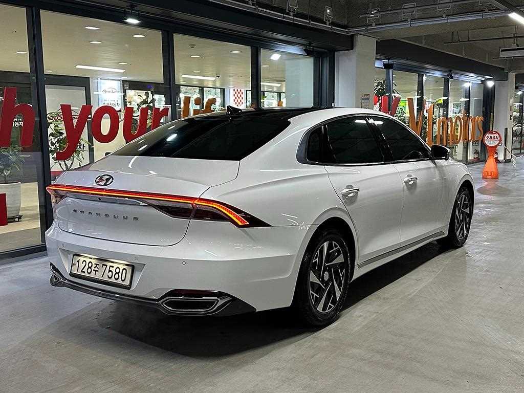 HYUNDAI Grandeur - Vista 4