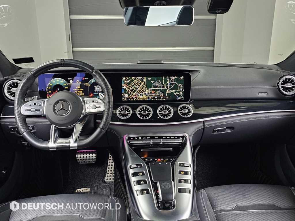 Mercedes Benz AMG GT - Vista 7