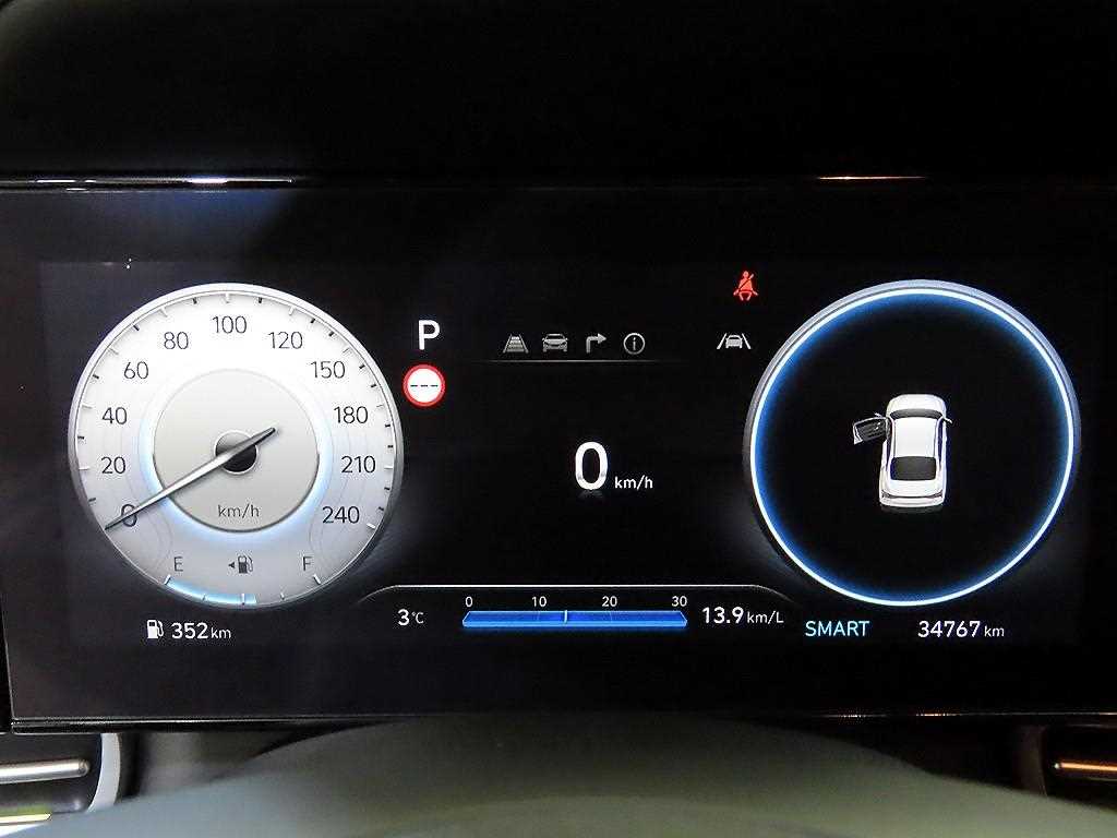 HYUNDAI Avante - Vista 9