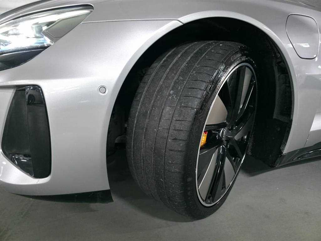 Audi e-Tron GT - Vista 12