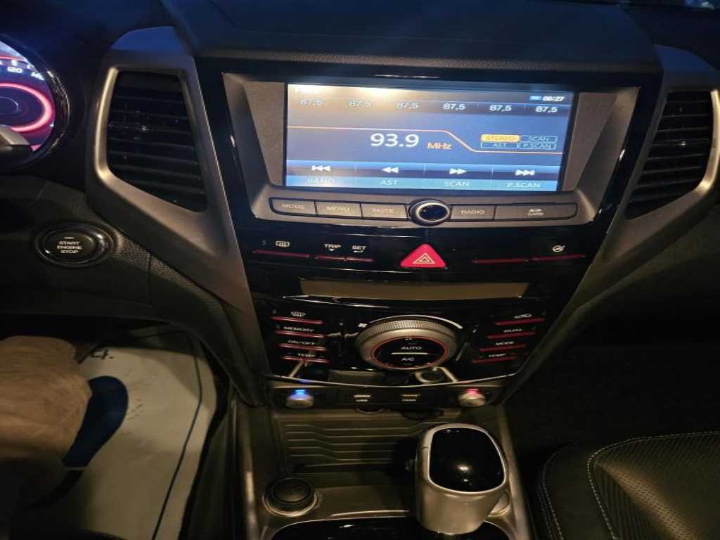 Ssangyong Tivoli - Vista 6