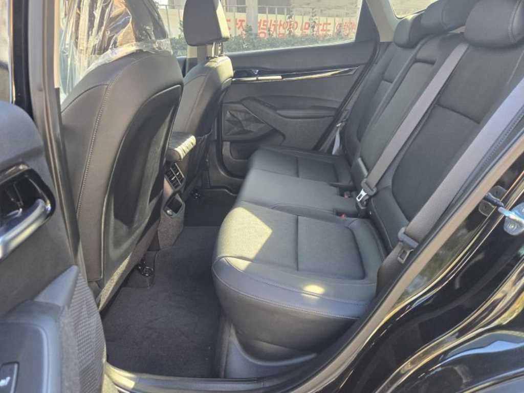 KIA Seltos - Vista 9