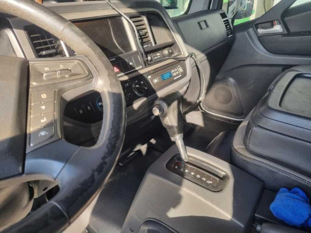 medium and large cargo truck - Vista 8