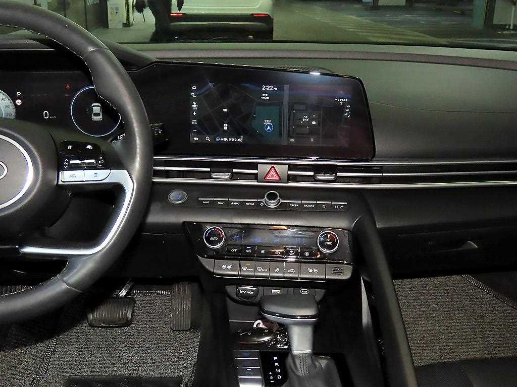 HYUNDAI Avante - Vista 11