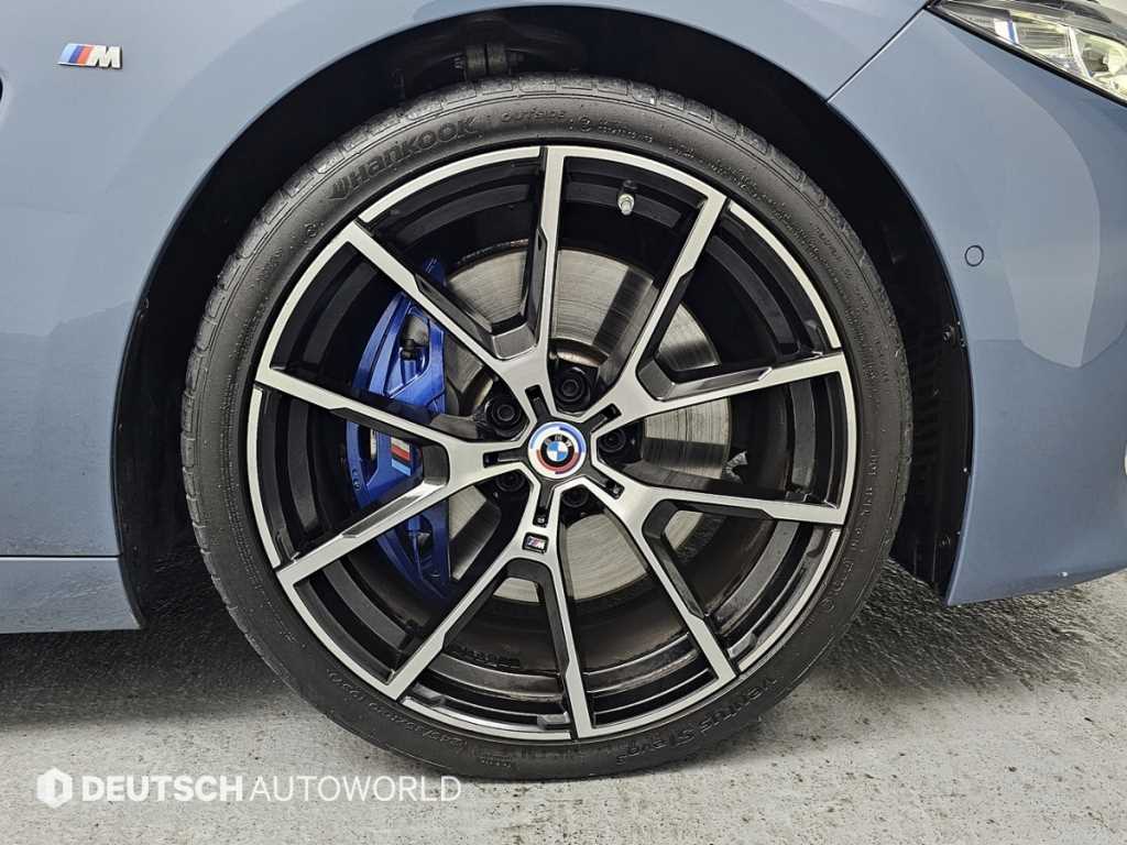 BMW 8 Series - Vista 5