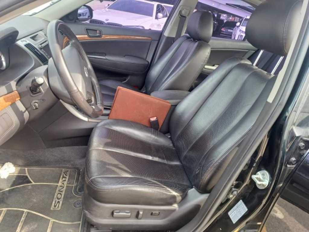 HYUNDAI Sonata - Vista 8