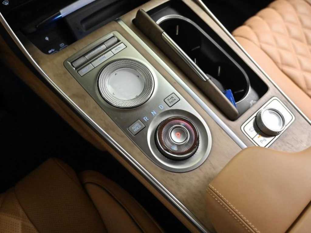 Genesis GV80 - Vista 9