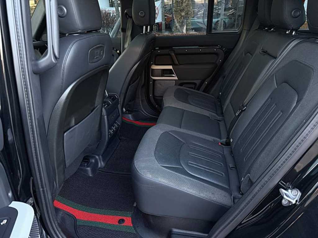 Land Rover Defender - Vista 12
