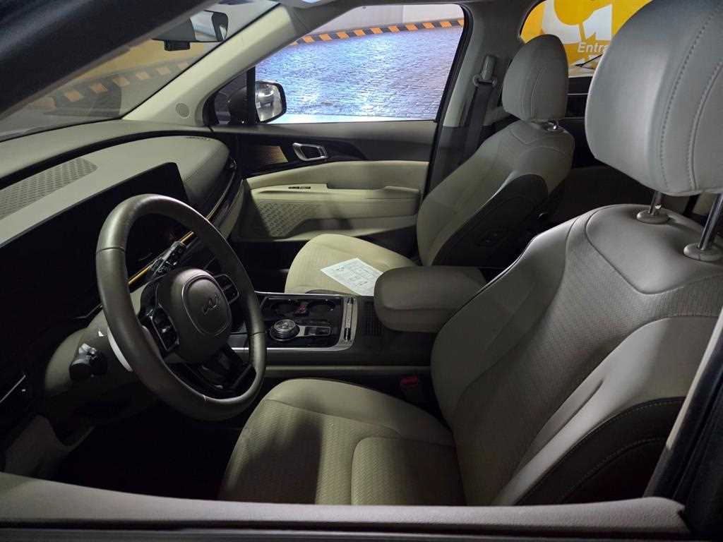 KIA Carnival - Vista 8