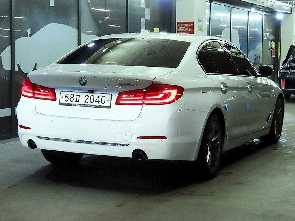 BMW 5 Series - Vista 4