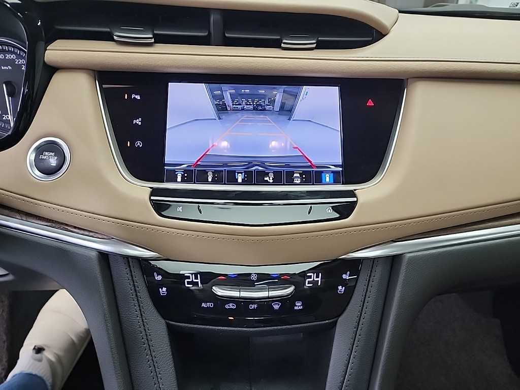 Cadillac XT5 - Vista 10