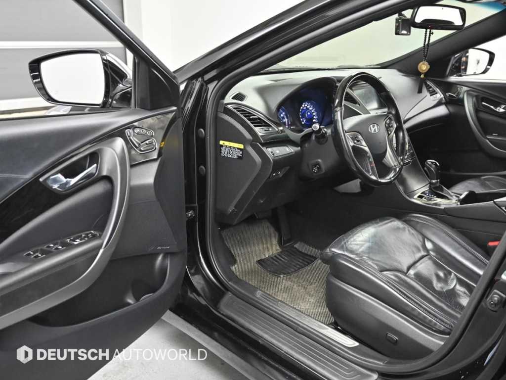 HYUNDAI Grandeur - Vista 11