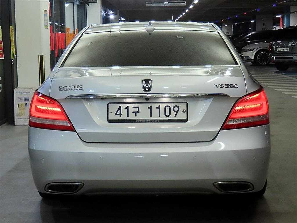 HYUNDAI Equus - Vista 5