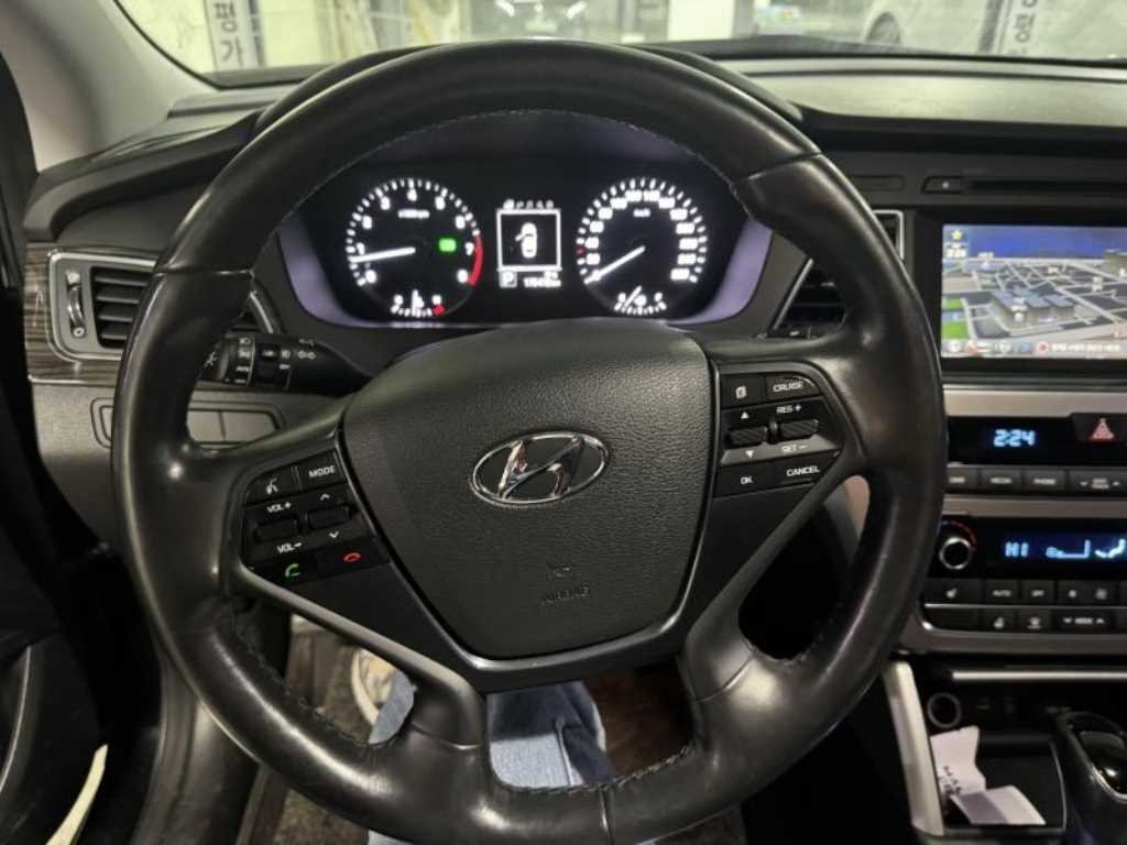 HYUNDAI Sonata - Vista 9