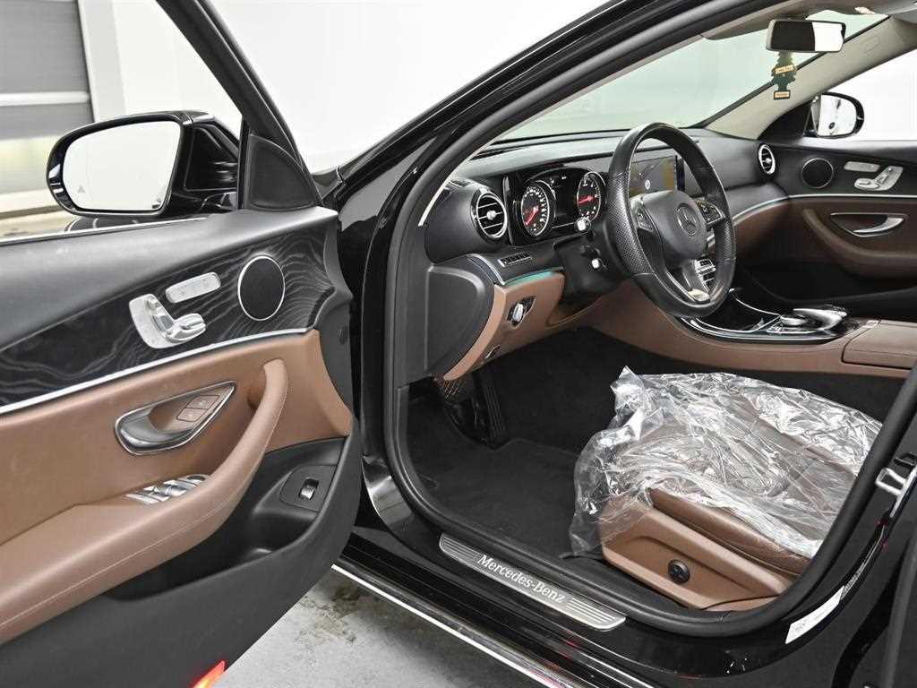 Mercedes Benz E class - Vista 11