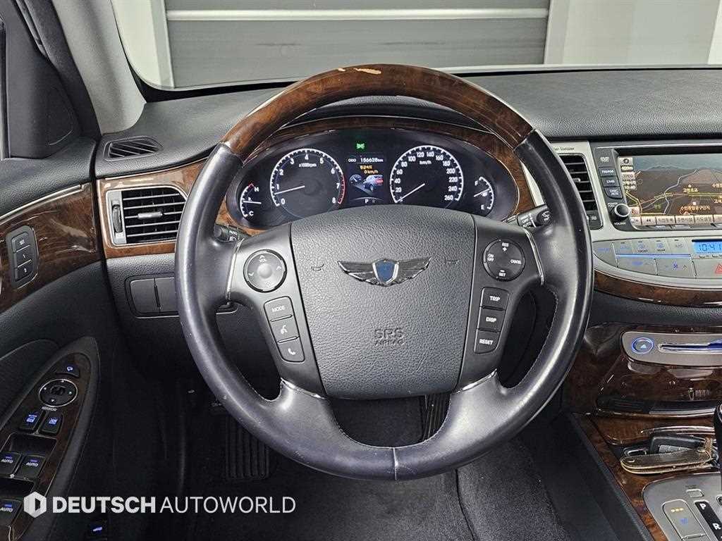 HYUNDAI Genesis - Vista 11