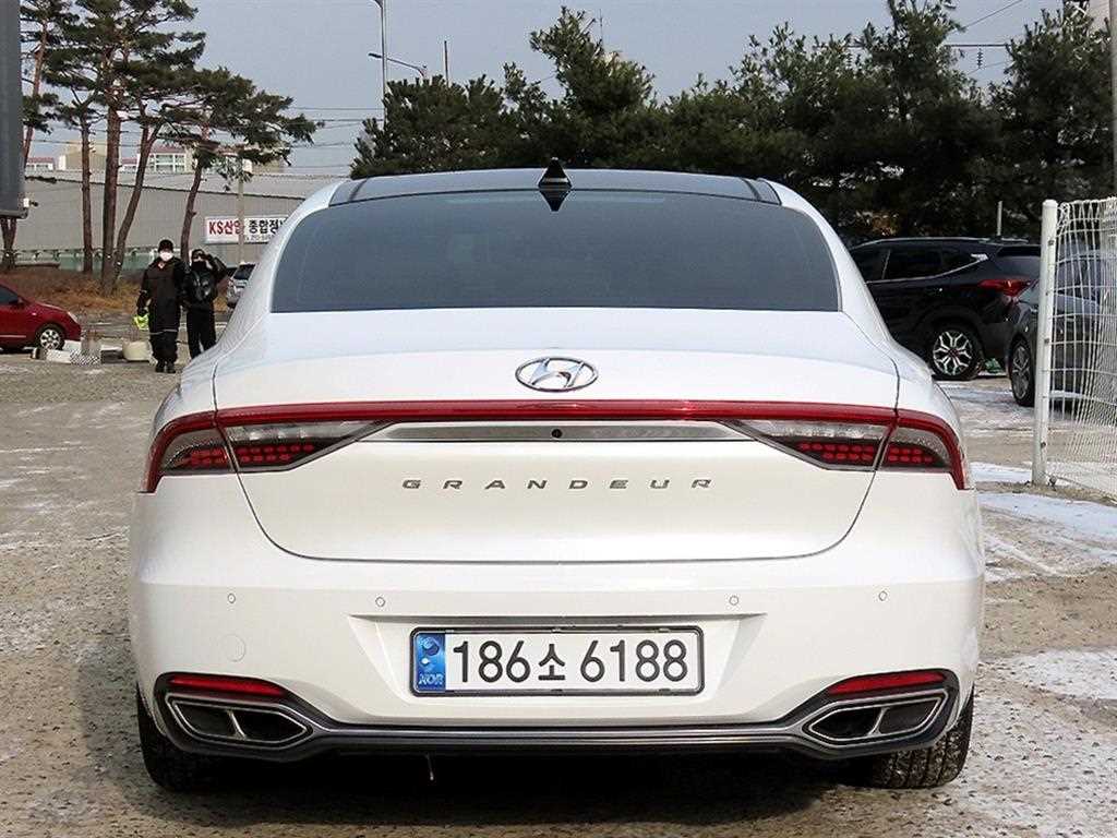 HYUNDAI Grandeur - Vista 4