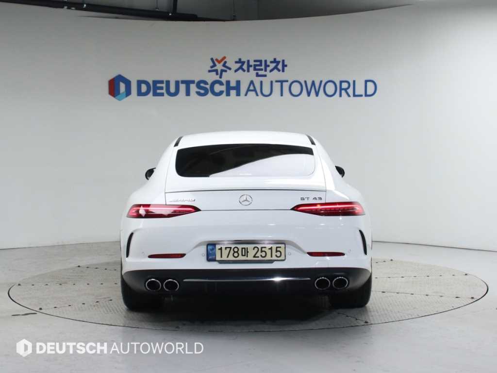 Mercedes Benz AMG GT - Vista 4