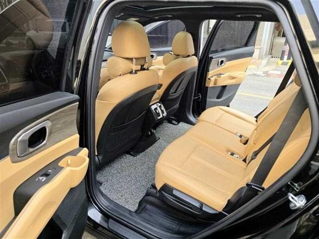 KIA Sorento - Vista 11