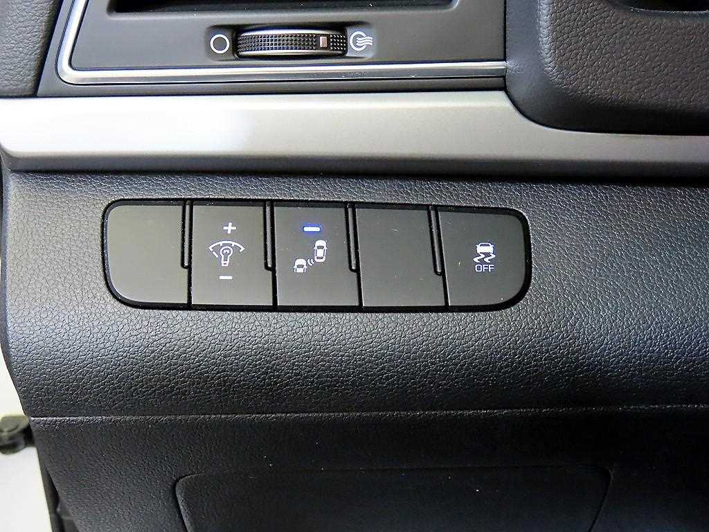 HYUNDAI Avante 2017 Blanco - Importación desde Corea - HF Imports Iquique - Foto 14