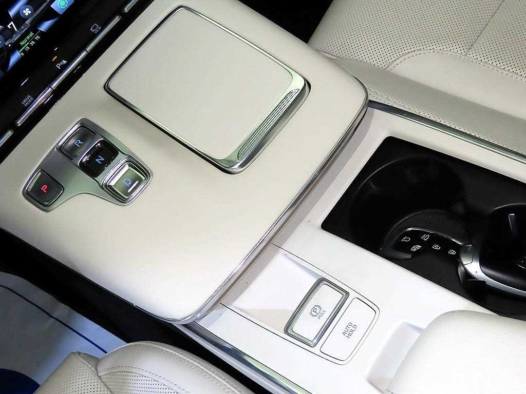 HYUNDAI Grandeur - Vista 12