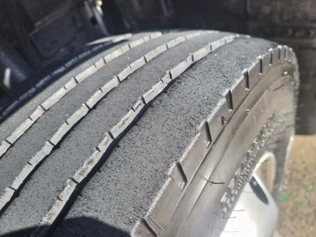 medium and large cargo truck 2023 Blanco - Importación desde Corea - HF Imports Iquique - Foto 15