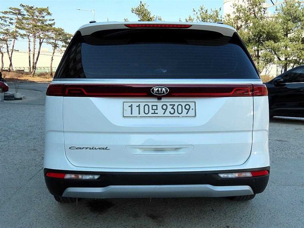 KIA Carnival - Vista 4