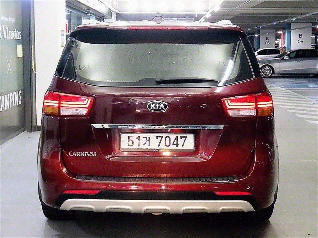 KIA Carnival - Vista 5