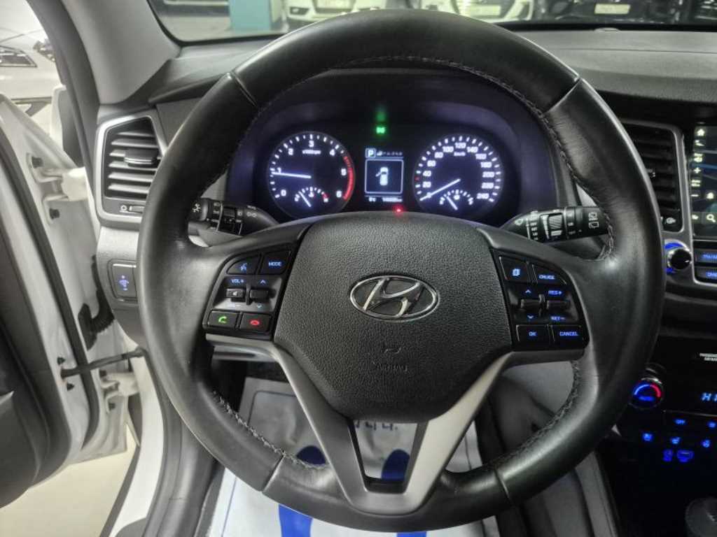 HYUNDAI Tucson - Vista 10