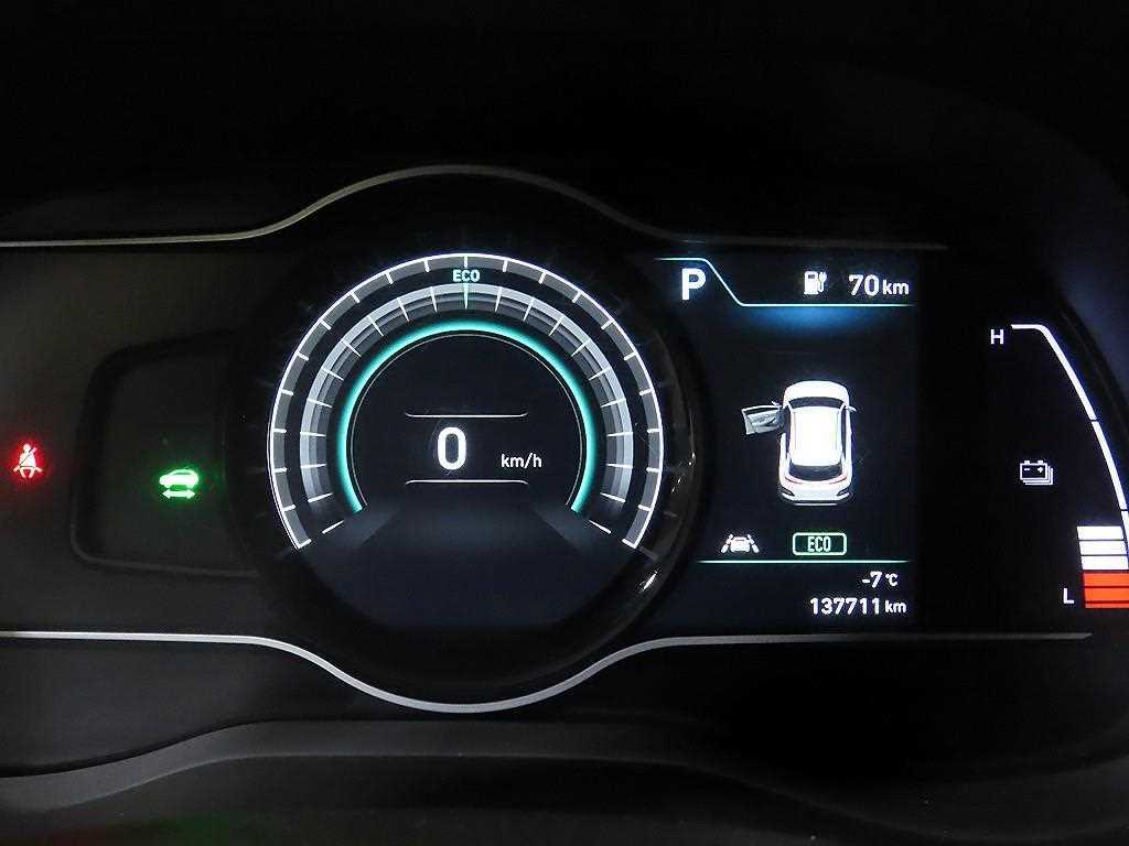 HYUNDAI Kona - Vista 9