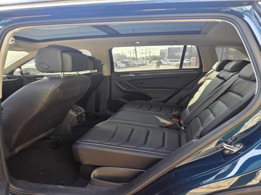 Volkswagen Tiguan - Vista 5