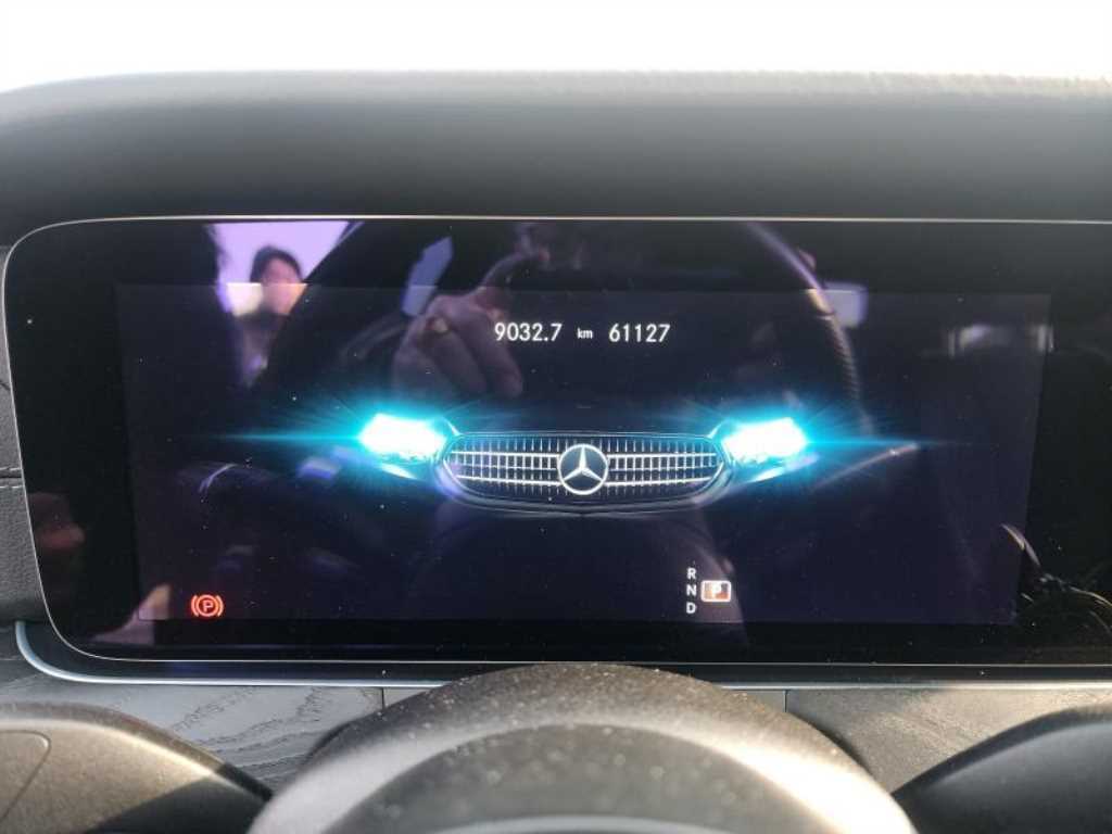 Mercedes Benz E class - Vista 7