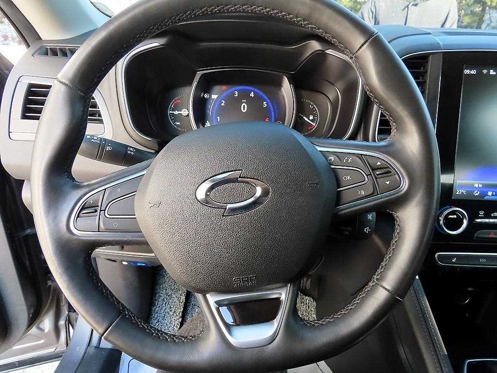 SAMSUNG QM6 - Vista 8