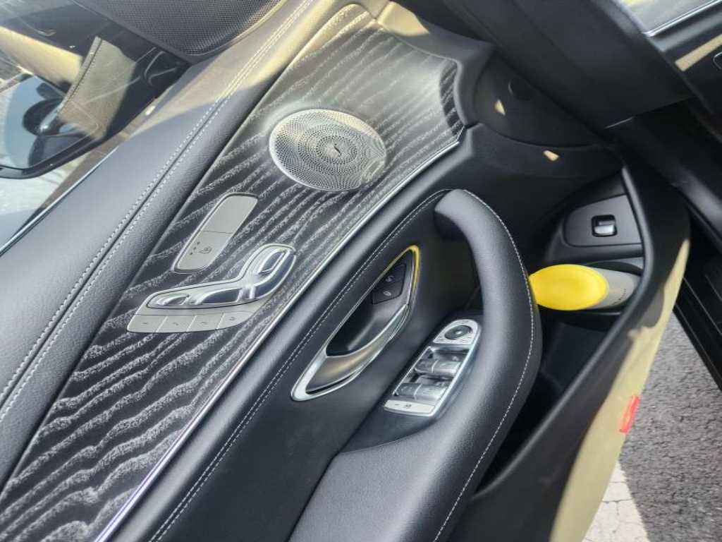 Mercedes Benz E class - Vista 4