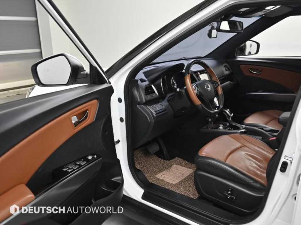 Ssangyong Tivoli - Vista 12