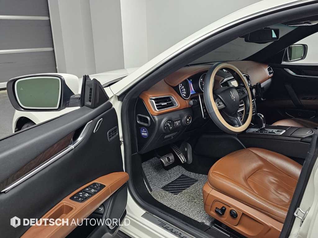 Maserati Ghibli - Vista 11