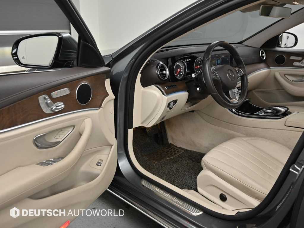 Mercedes Benz E class - Vista 11