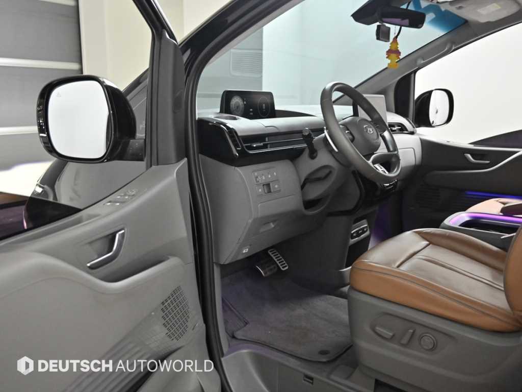 HYUNDAI Staria - Vista 11