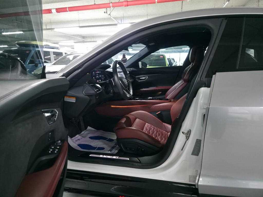 Audi e-Tron GT - Vista 11