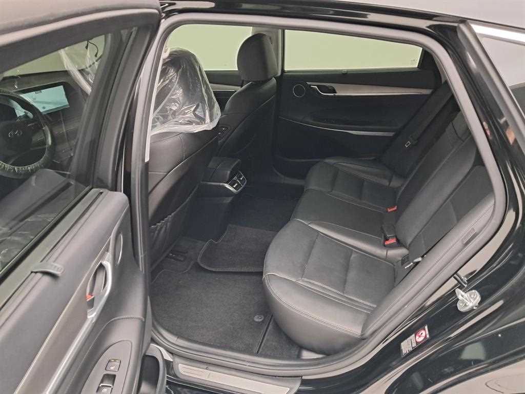 HYUNDAI Grandeur - Vista 12