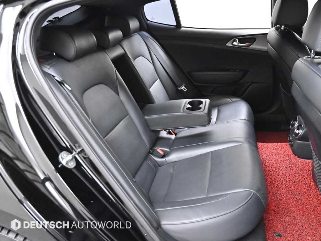 KIA Stinger - Vista 12