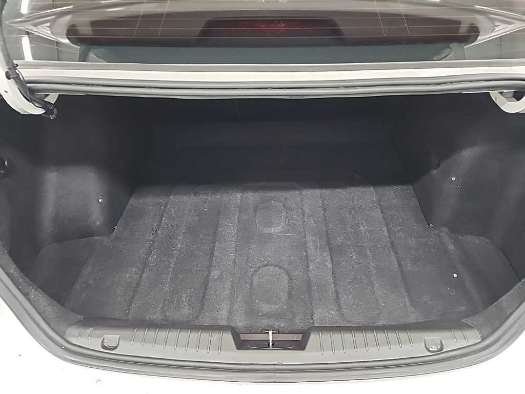 Chevrolet Cruise 2011 Blanco - Importación desde Corea - HF Imports Iquique - Foto 17