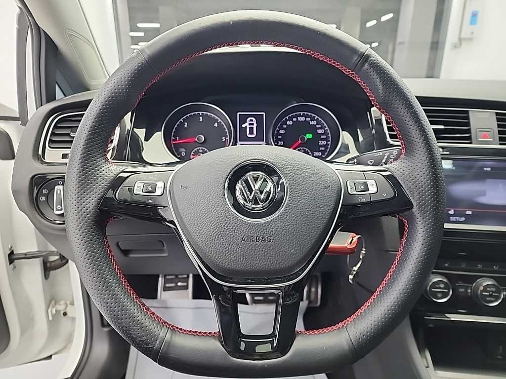 Volkswagen Golf - Vista 9