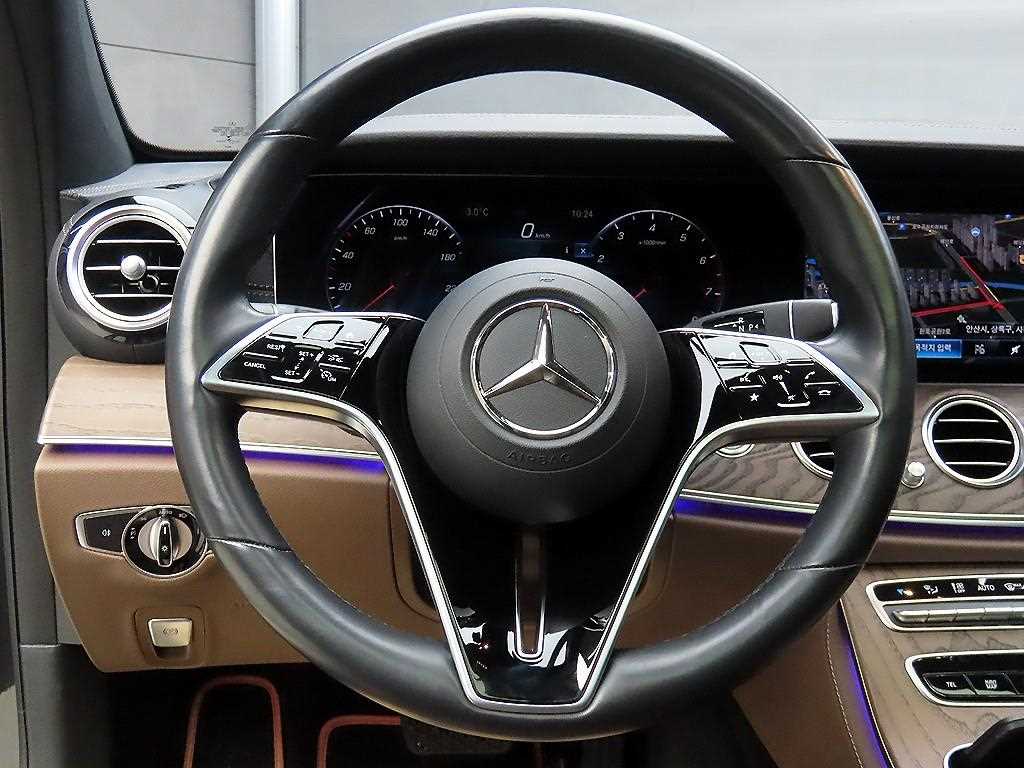 Mercedes Benz E class - Vista 9