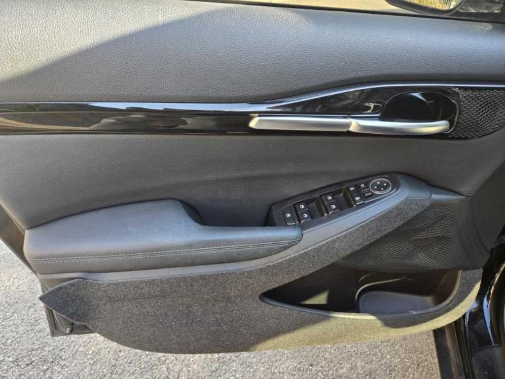 KIA Seltos - Vista 10