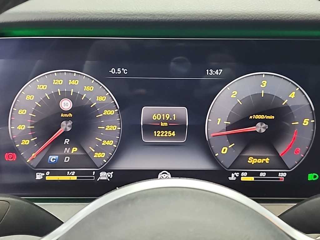 Mercedes Benz CLS Class - Vista 6