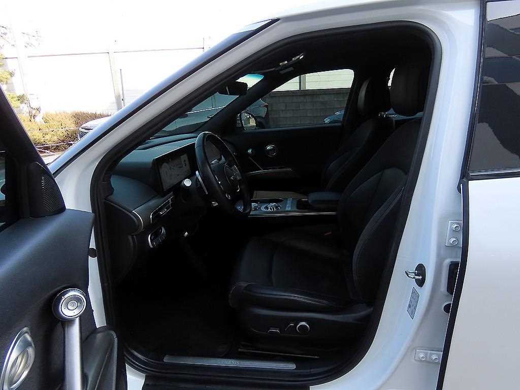 Genesis GV60 - Vista 5